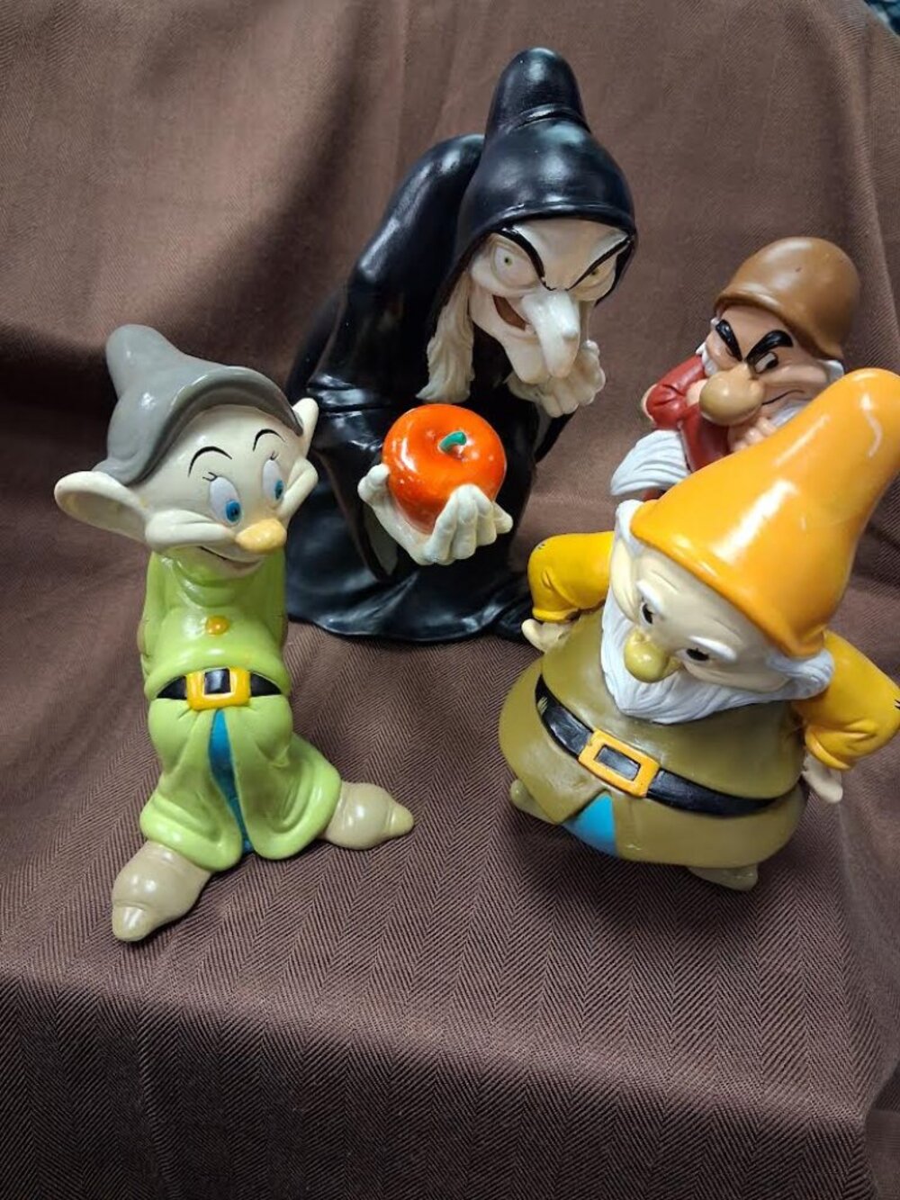 Dwarfs with the Witch
